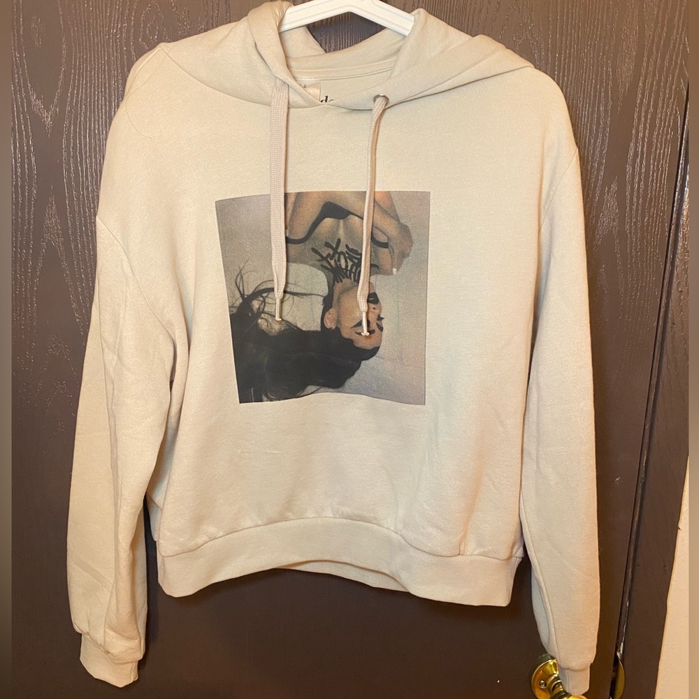 Ariana Grande H&M sweeter (New NEVER used without tags)